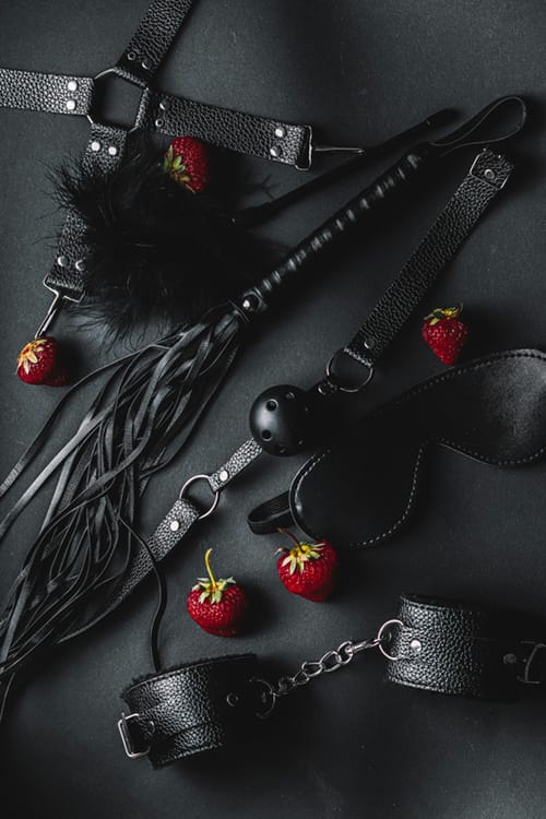 Bondage suave: Productos para explorar el lado kinky con confianza en santo melocoton sex shop en ecuador