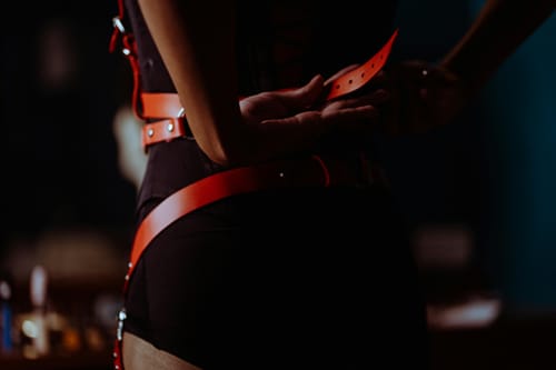 Bondage suave: Productos para explorar el lado kinky con confianza en santo melocoton sex shop en ecuador